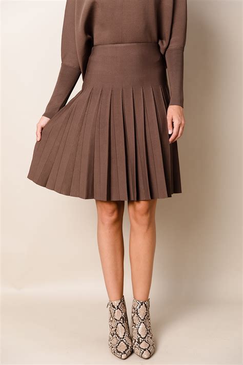 Upgrade Your Wardrobe with the Chic Infinity Skirt by Apparel